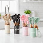 Conjunto de utensílios de cozinha com 12 peças em silicone e cabo de madeira, disponível em diversas cores 
