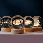 Modelos sortidos da Luminária Bola de Cristal Galáxia, com diferentes gravações 3D como planetas, galáxia e astronauta, perfeitas para presente e decoração moderna